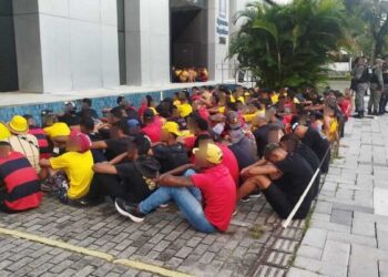 PM prende 166 torcedores do Sport por tumulto na Avenida Agamenon Magalhães