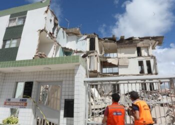 Prefeito de Jaboatão determina demolição imediata dos escombros do Edifício Kátia Melo, em Piedade