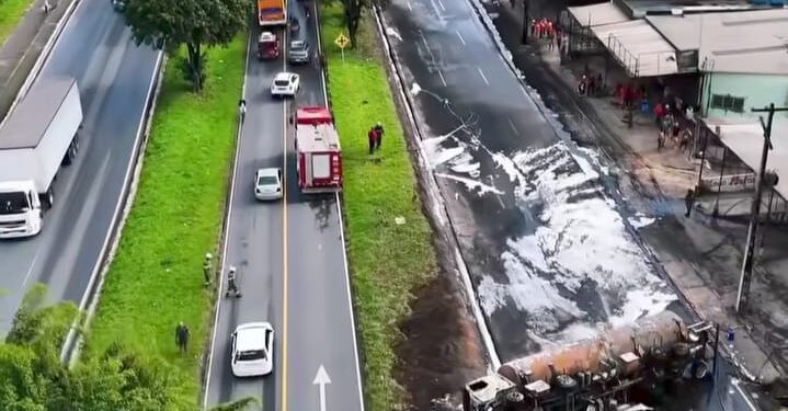 Quatro casas são atingidas após caminhão tanque explodir na BR-101 em Igarassu