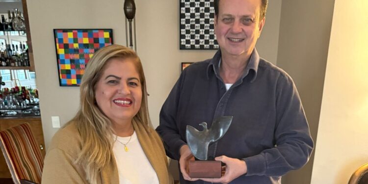 Andrea Medeiros é recebida por Gilberto Kassab, presidente nacional do PSD