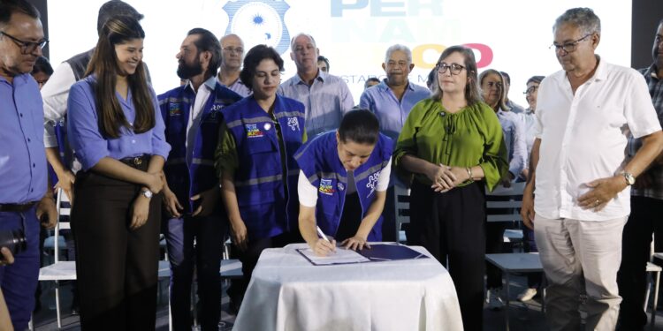 Na Mata Norte, governadora Raquel Lyra anuncia obras para ampliar a oferta de água em Timbaúba, restaurar a PE-082 e requalificar o mercado público de São Vicente Férrer