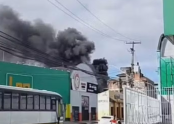 Incêndio é registrado em estacionamento no bairro da Boa Vista