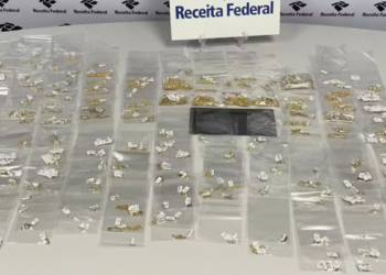 Receita Federal retém R$ 3 mil em joias, sem nota fiscal, no Aeroporto do Recife