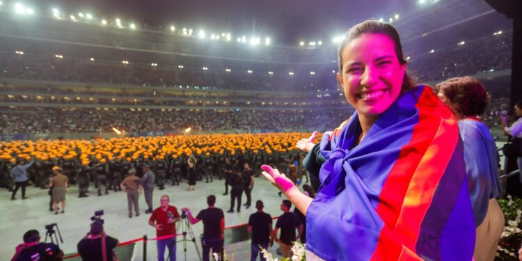Governadora Raquel Lyra comanda formatura de 2.299 novos policiais militares em Pernambuco que fortalecerão a segurança no Estado