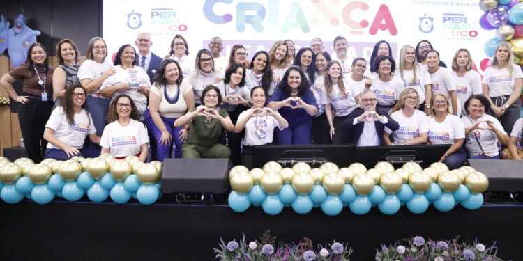 Pernambuco avança na educação e premia 50 escolas no Prêmio Escola Destaque do Programa Criança Alfabetizada