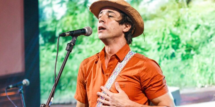 Romildo Melodias estreia o Recital Agreste em Olinda