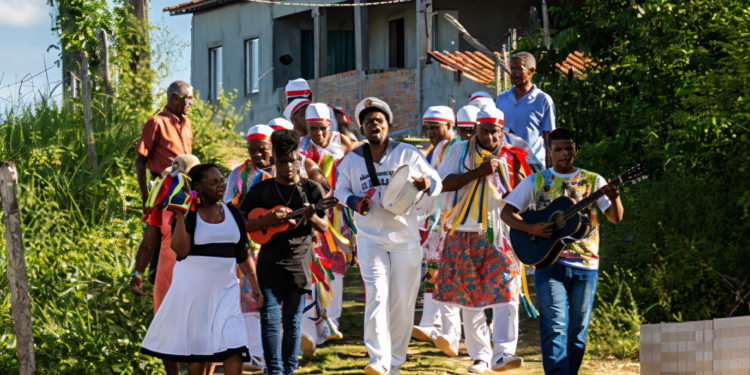 Maracatu Estrela de Ouro retorna a Pernambuco nesta sexta (29)