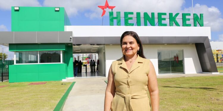Prefeita Elcione prestigia expansão da Heineken ao lado da governadora Raquel Lyra