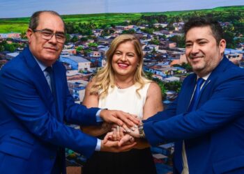 Andrea Medeiros recebe Título de Cidadã Jaboatonense