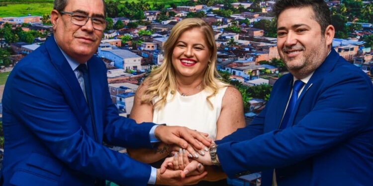 Andrea Medeiros recebe Título de Cidadã Jaboatonense