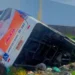 Micro-ônibus colide com VLT na comunidade do Areeiro