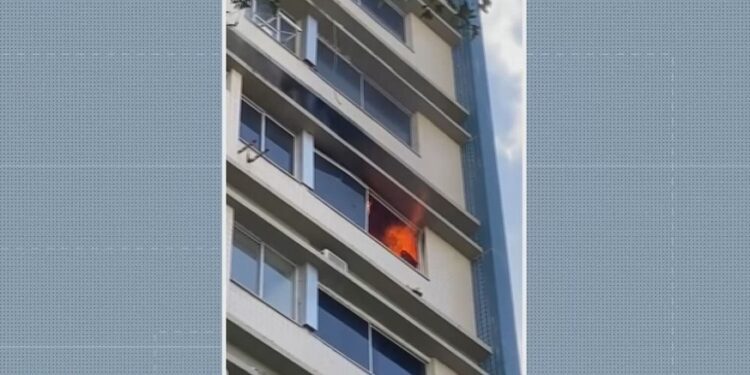 Incêndio atinge prédio empresarial em Boa Viagem