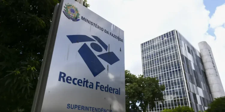 Receita voltará a exigir declaração de fintechs após operações da PF