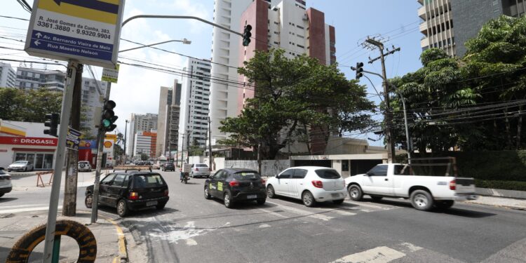 Prefeitura fará mudanças no trânsito na Avenida Bernardo Vieira de Melo