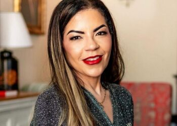 Cirurgiã-dentista Karina Corrêa se destaca e ministra palestra durante Congresso em Portugal