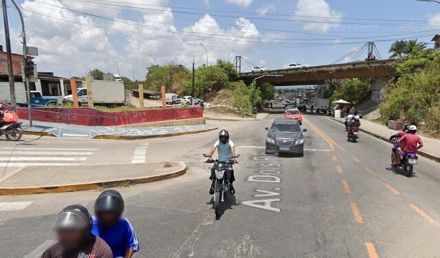 Obra de drenagem interdita parcialmente a Avenida Dois Rios