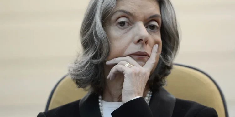 Voto de Cármen Lúcia pode formar maioria para condenar Bolsonaro