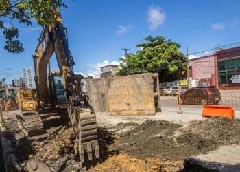 Obra interdita Avenida Domingos Ferreira nesse final de semana