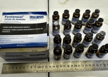 PF faz primeira apreensão de fentanil em Pernambuco; jovem é presa em flagrante no Grande Recife