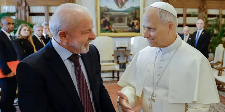 Lula se reúne com papa Leão XIV, pela primeira vez, no Vaticano