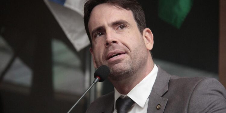 No dia do prefeito, Eduardo Moura faz duras críticas a gestão João Campos