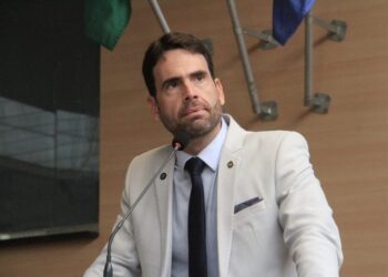 Eduardo Moura intensifica cobrança pela demolição de prédio no centro do Recife