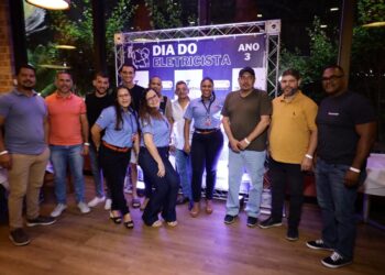 Profissionais do setor elétrico celebram o Dia do Eletricista com confraternização no Recife