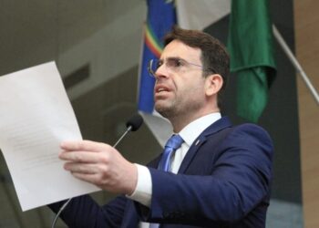 No dia do servidor publico, Eduardo Moura denuncia más condições de trabalho