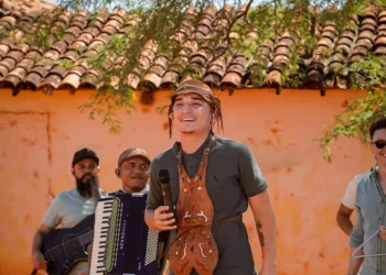 Pernambucano João Gomes lota Lapa, no Rio de Janeiro, para gravação de DVD