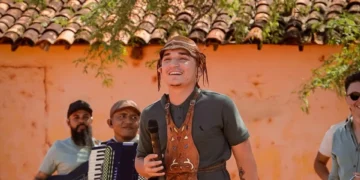 Pernambucano João Gomes lota Lapa, no Rio de Janeiro, para gravação de DVD