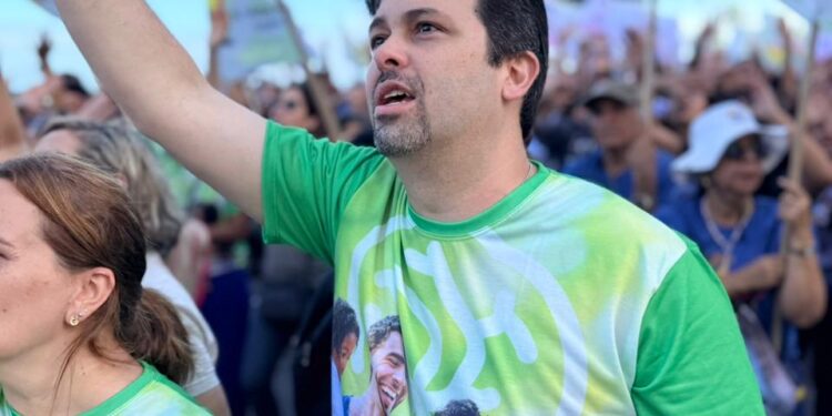 Único vereador na Caminhada Sim à Vida, Felipe Alecrim , consolida liderança católica em Pernambuco