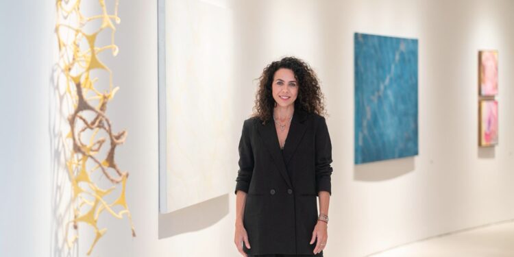 Galeria Janete Costa recebe exposição individual de Samira Pavesi