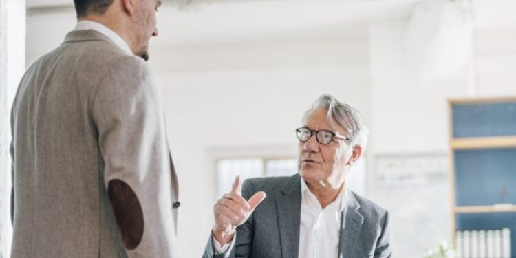 Idosos atuam no mercado de trabalho mas enfrentam dúvidas e desafios