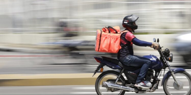 Número de trabalhadores por aplicativo cresce 25% e chega a 1,7 milhão