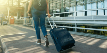 Câmara aprova urgência para projeto que impede cobrança por bagagem de mão em voos