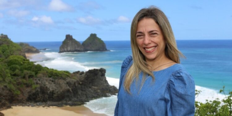 Ex-primeira-dama de Fernando de Noronha, Juliana Falcão morre aos 45 anos