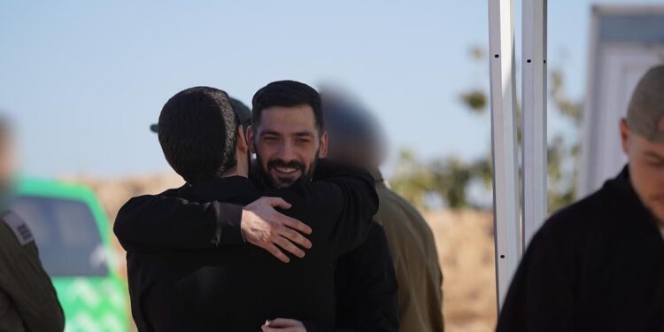 Reféns de Israel são libertados pelo Hamas