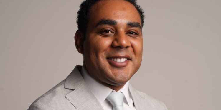 Fundador do G10 Favelas Gilson Rodrigues fala do lançamento do seu livro “O Filho da Mudança” na Hits Fm