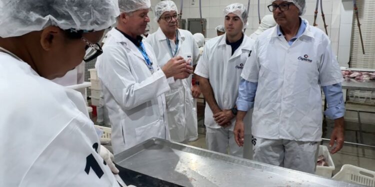 Vereador Gilson Filho critica decisão do Governo Federal sobre importação de tilápias e avança no diálogo com produtores locais