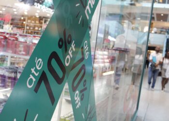 Campanha da Happy Friday do RioMar Recife acontece nesta semana com descontos de até 70% e horário especial