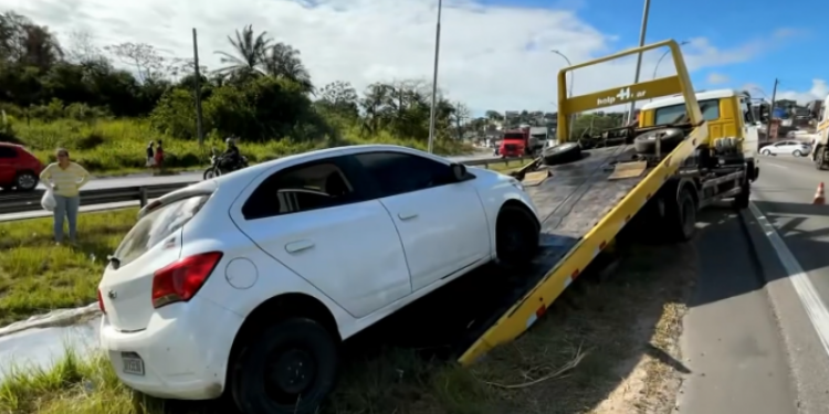 Perseguição entre assaltantes e policiais termina com uma pessoa morta na BR-101