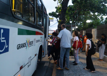 Grande Recife reforça linhas de ônibus devido a paralisação do Metrô do Recife