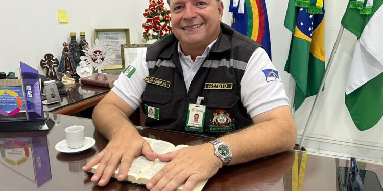Prefeito de Barreiros volta a se envolver em incidente aéreo