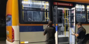 Dedo humano é encontrado dentro de Ônibus da PE-15