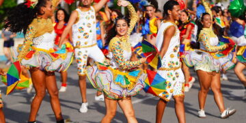 Prévias carnavalescas começam nesta terça (13) no Recife