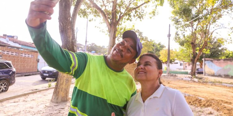 Igarassu: Prefeita Elcione inaugura praça requalificada no bairro da Cortegada