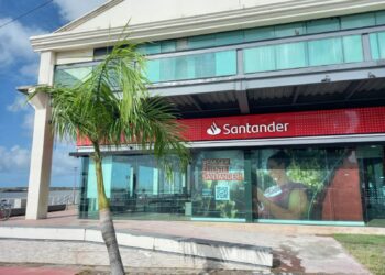 Santander abre vagas em Pernambuco para especialistas em seguros e consórcio com salário a partir de R$ 7,3 mil