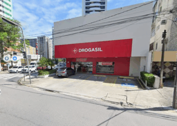 Incêndio atinge farmácia em Boa Viagem