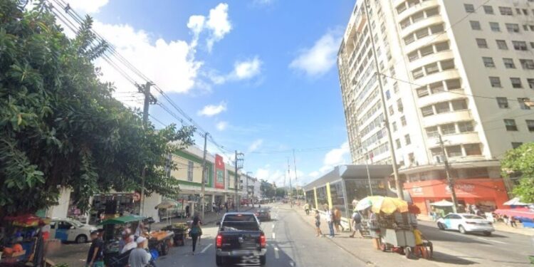 Montagem dos camarotes do Galo da Madrugada altera itinerário de várias linhas ônibus