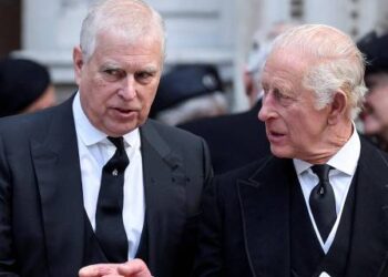 Ex-príncipe Andrew é preso pela polícia do Reino Unido